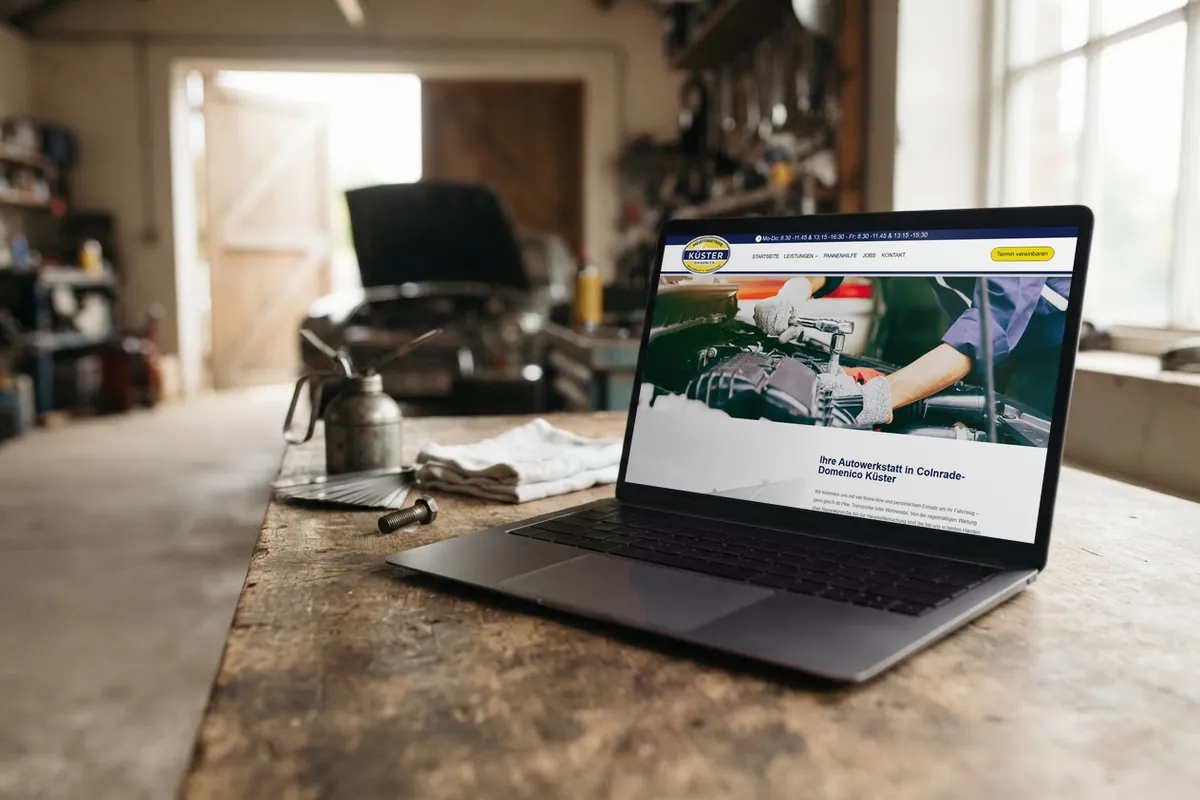 Webseite für Kfz-Werkstätten: laptop mit der Website von Autowerkstatt Colnrade, Kfz-Werkstatt in Colnrade.