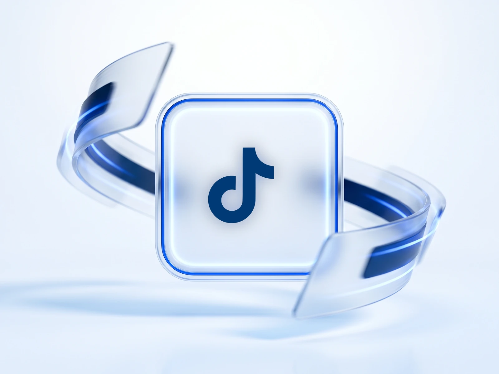 Gläserne Plakette mit dem Zeichen von TikTok, dahinter vorbeiziehende Hochkantkacheln: TikTok-Marketing mit Kurzvideos.